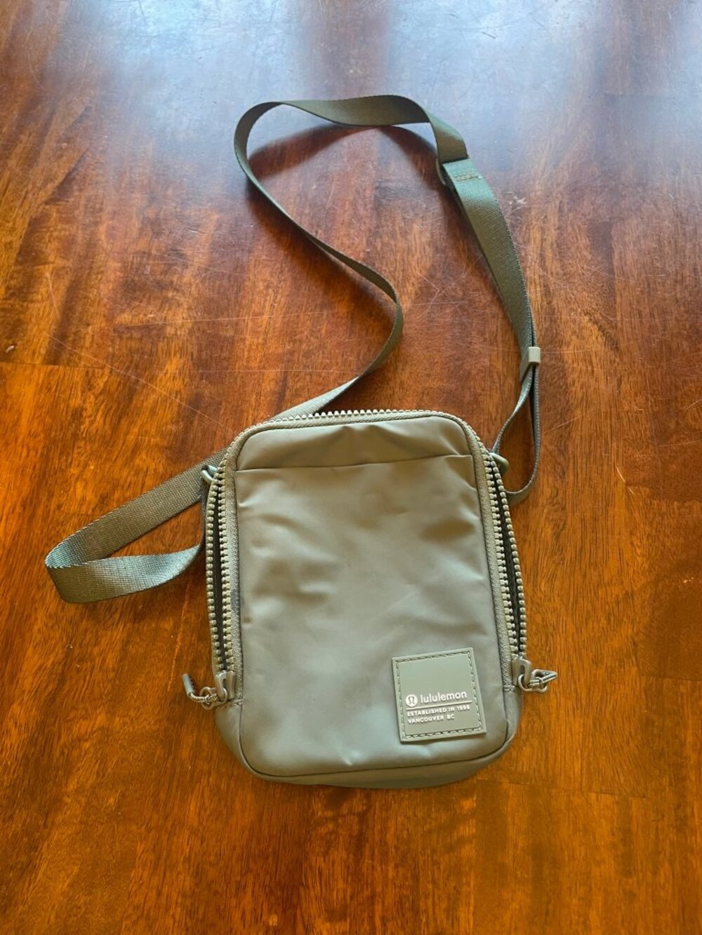 Lululemon Patch Logo Crossbody Bag 2.5L Olive Green Adjustable Strap